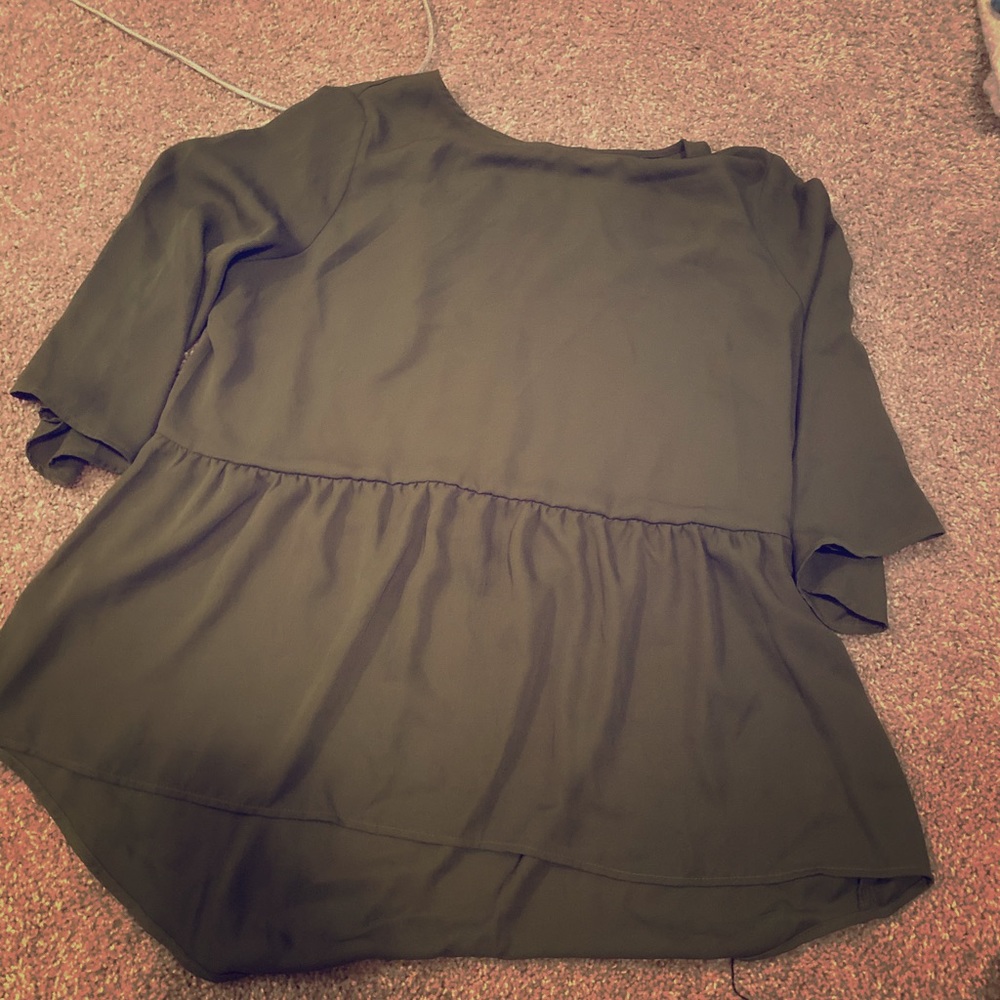 Hunter Green Short Sleeve Top .